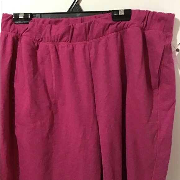 Ladies Size 3X Pink Capri Pants - Picture 2 of 3